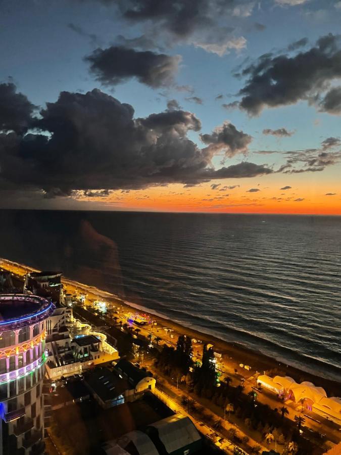 Orbi City Luxury Suite Batumi Exterior foto