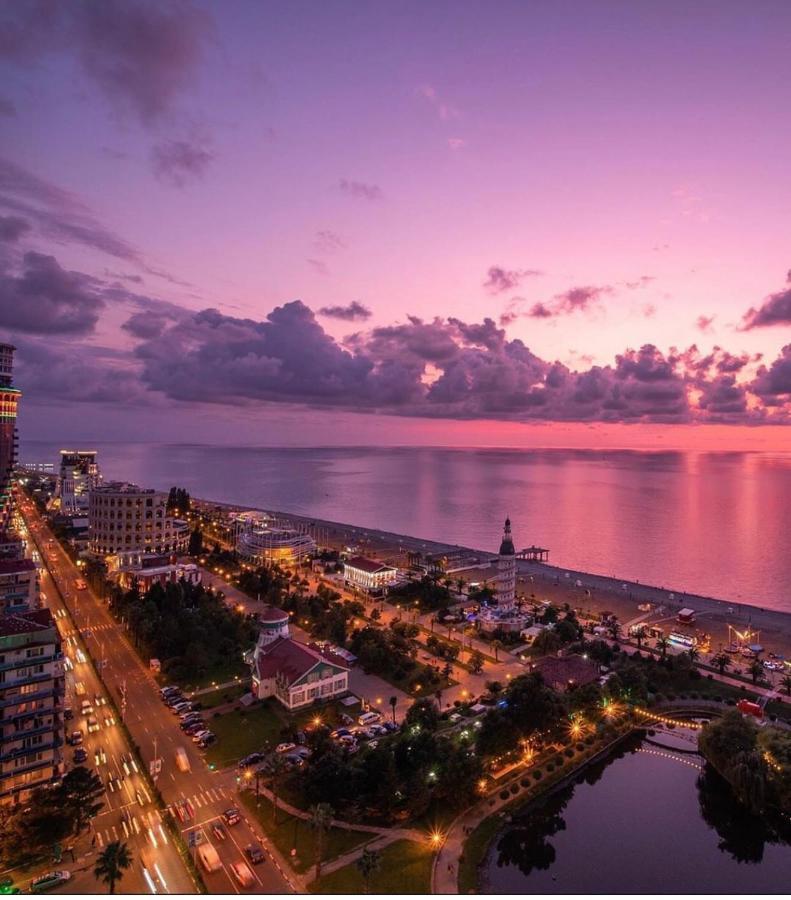 Orbi City Luxury Suite Batumi Exterior foto